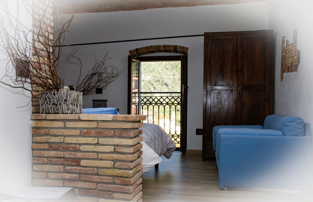 Il Nido Di Rondine Bed and Breakfast Dolceacqua Eksteriør billede